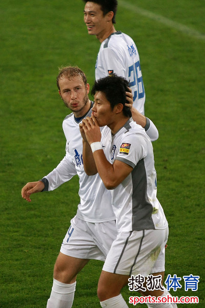 聊博超_(聊博超的全家福)  第2张