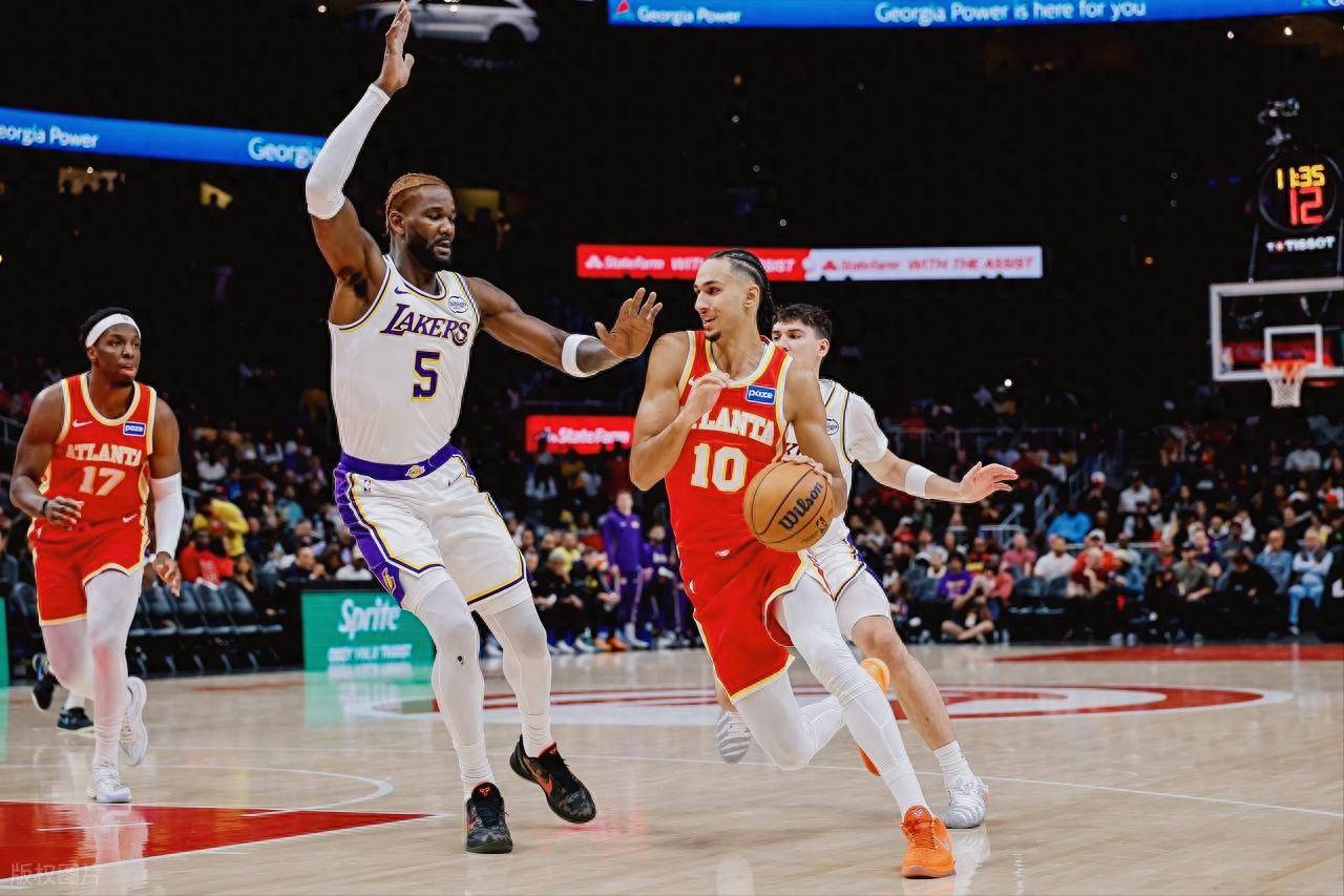 关于NBA常规赛湖人客场102-122惨败老鹰里萨谢19分东契奇22+11难救主的信息  第1张