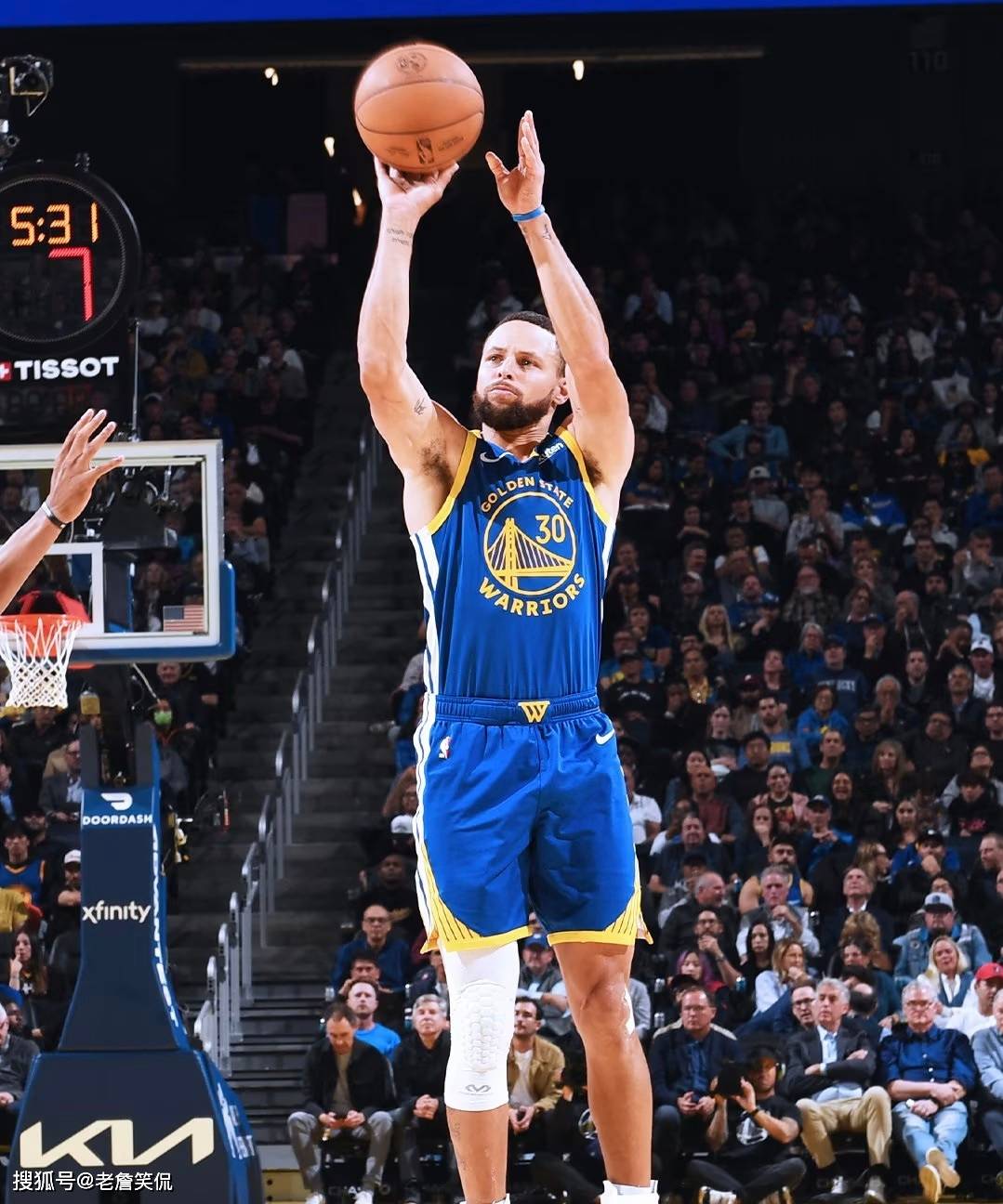 关于库里明日对阵雷霆将复出此前因感冒已缺阵3场的信息  第2张