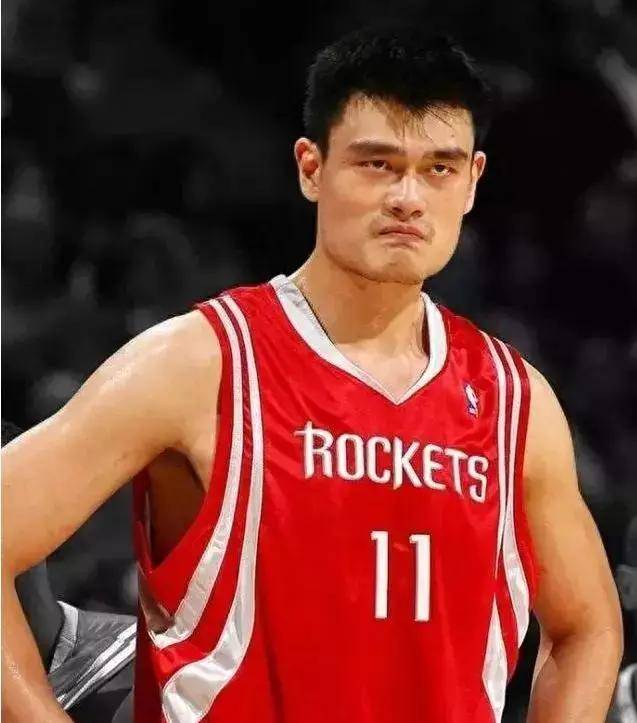 霍华德此前表示,姚明太难防了,但文班会被我撞飞的简单介绍 第2张 霍华德此前表示,姚明太难防了,但文班会被我撞飞的简单介绍 第2张