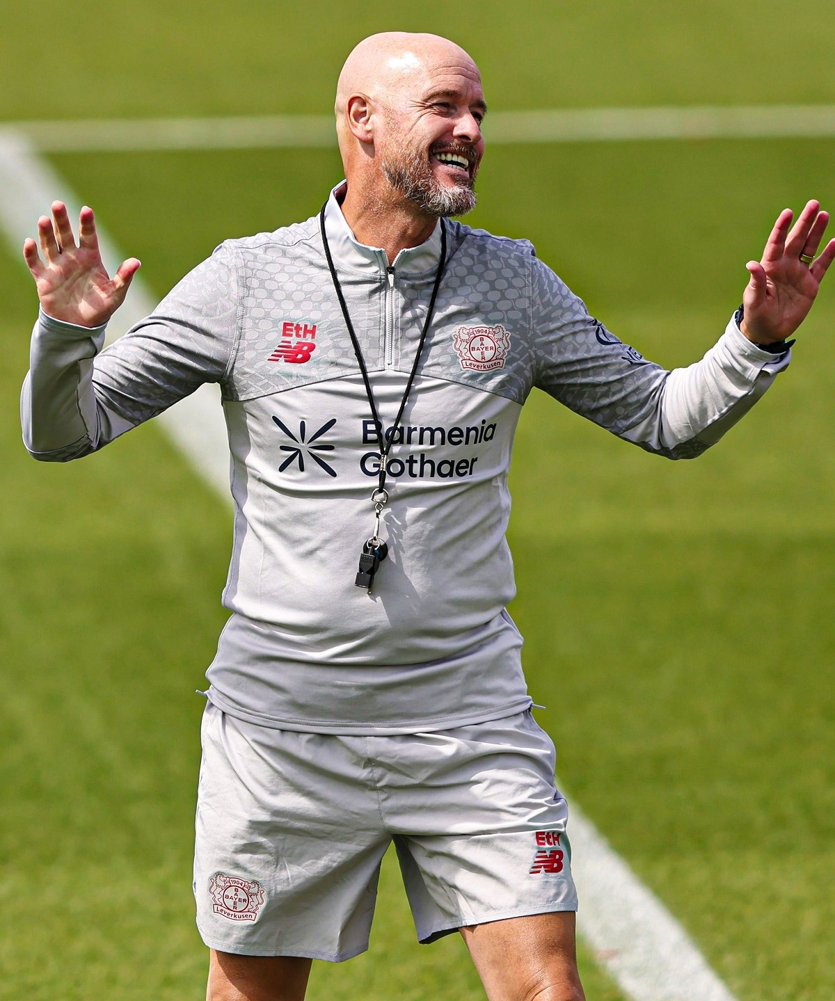 包含勒沃库森任命尤尔曼德担任主帅正式取代滕哈格的词条