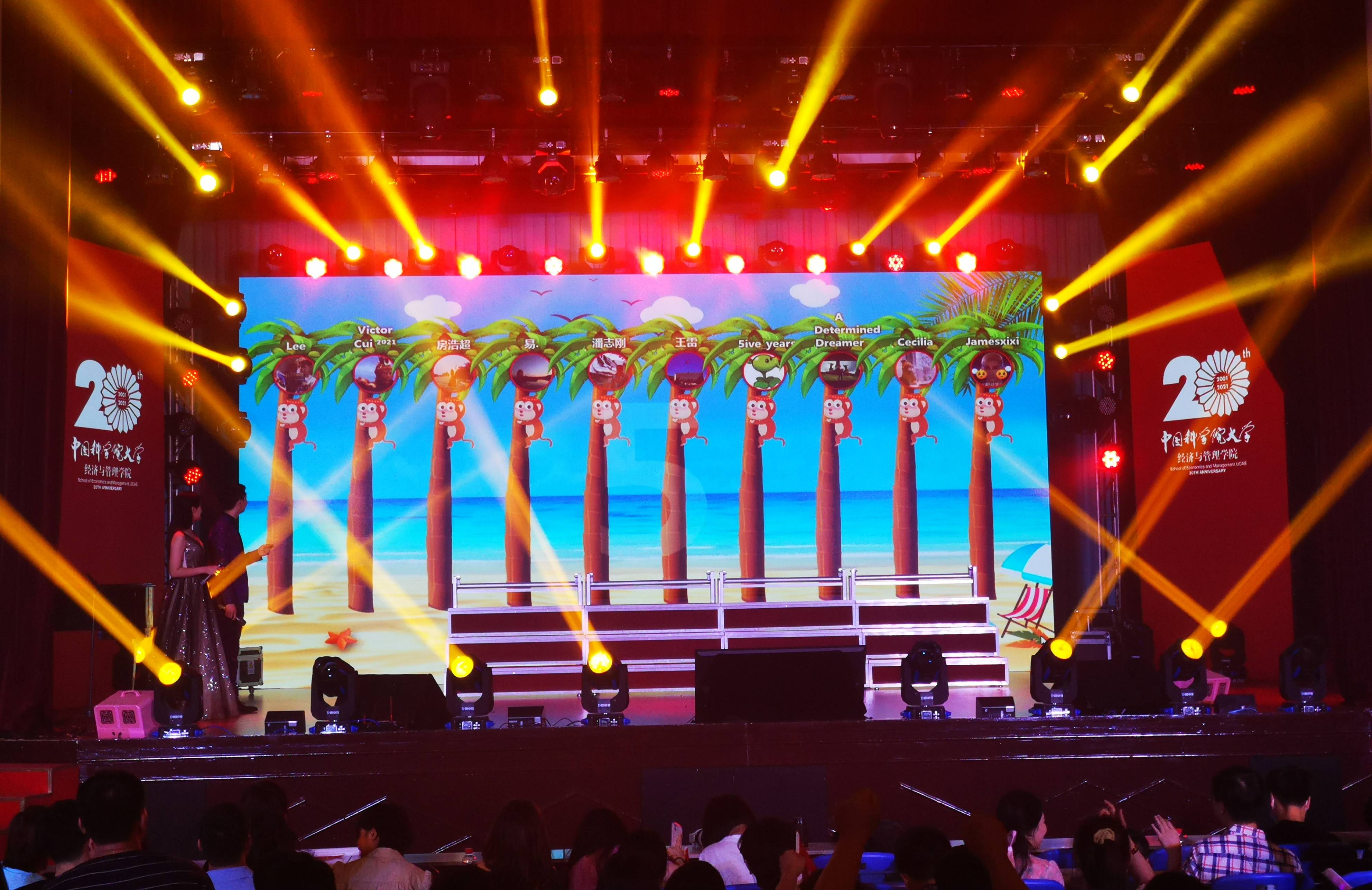 哈兰德在中餐馆用餐与现场工作人员互动的简单介绍 第2张 哈兰德在中餐馆用餐与现场工作人员互动的简单介绍 第2张