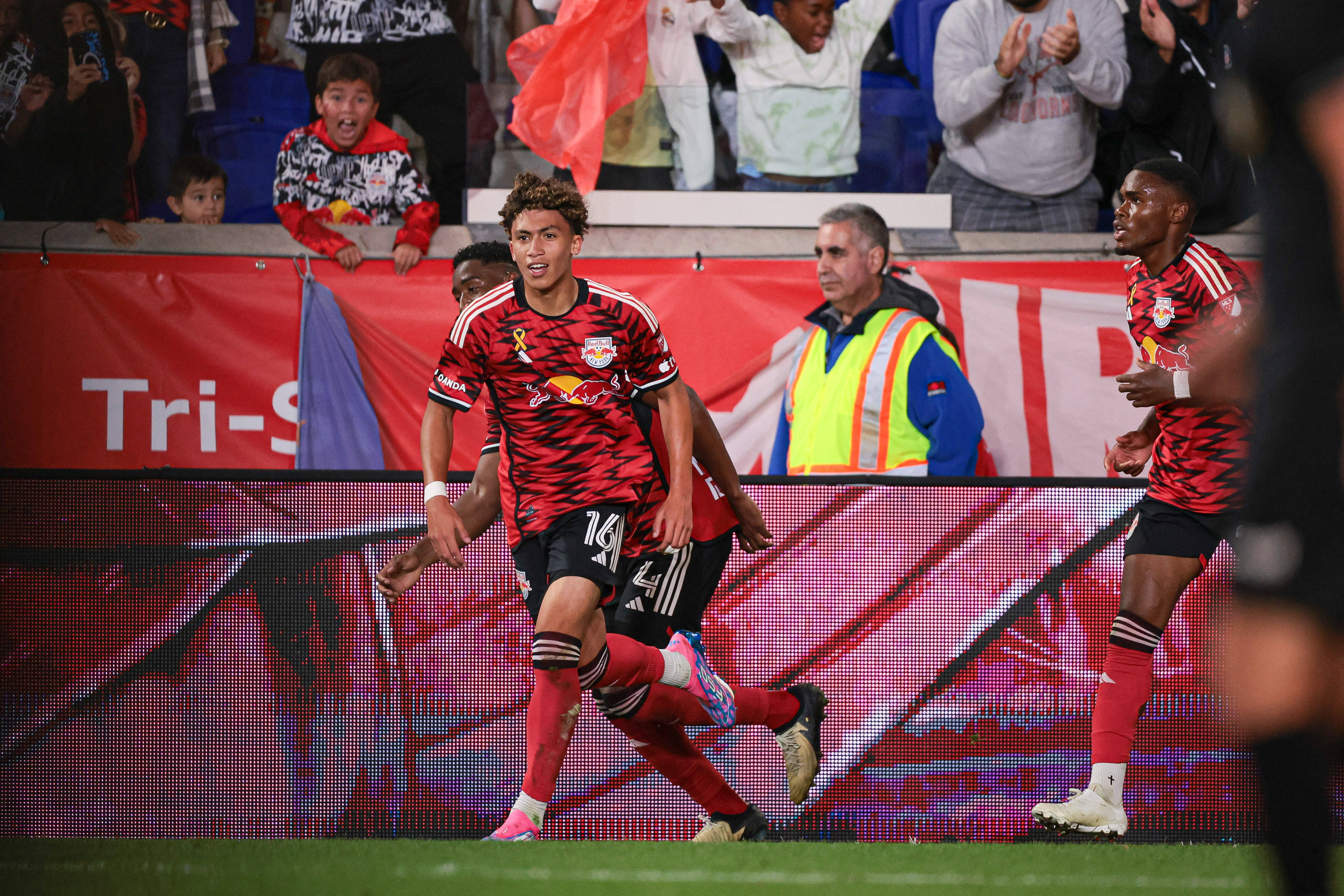 美职联芝加哥火焰VS新英格兰革命比赛预测两队竞争季后赛名额的简单介绍 第2张 美职联芝加哥火焰VS新英格兰革命比赛预测两队竞争季后赛名额的简单介绍 第2张