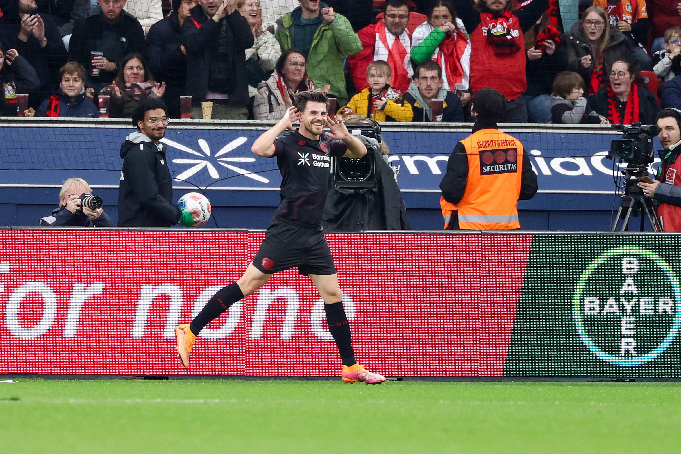 包含比甲：标准列日VS祖特瓦勒海姆的词条