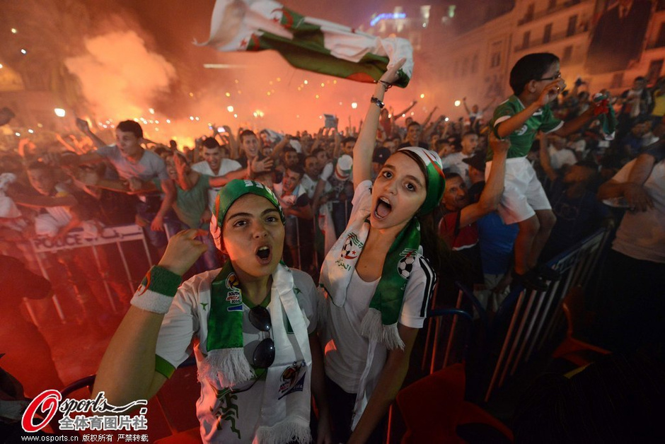 阿尔及利亚体育场球迷坠落已造成3人死亡80人受伤的简单介绍 第1张 阿尔及利亚体育场球迷坠落已造成3人死亡80人受伤的简单介绍 第1张