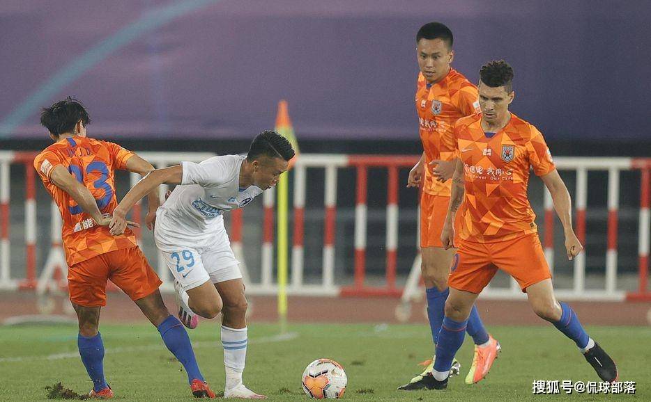 郑铮累计4黄无缘中超京鲁大战下一轮停赛的简单介绍
