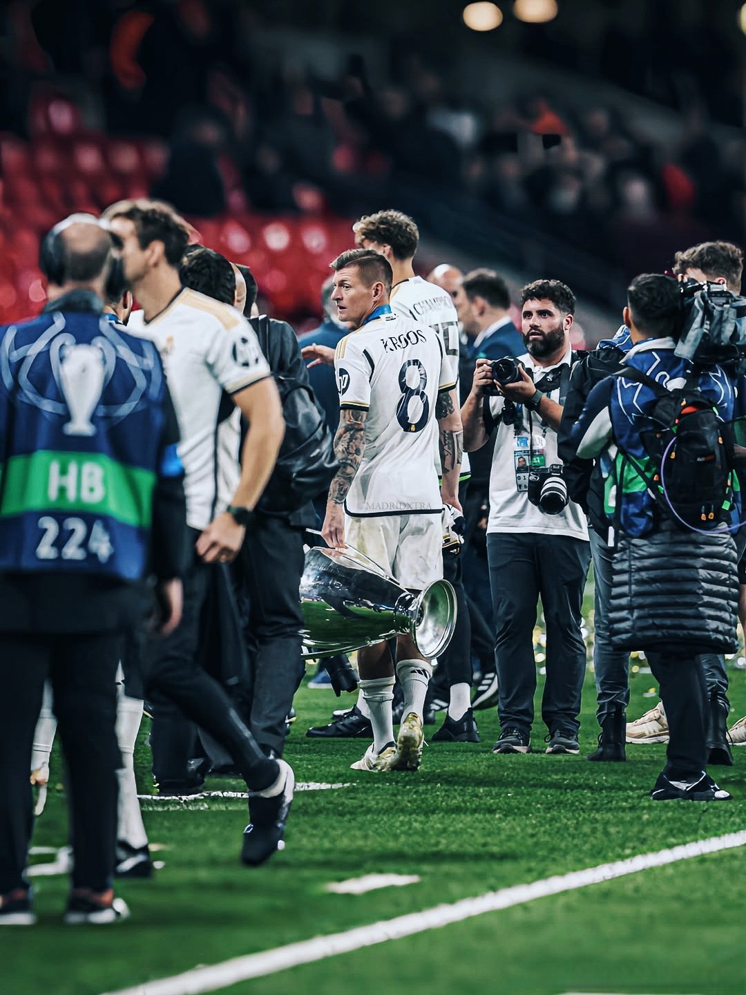 关于皇马官宣巴斯克斯正式离队明日将举行告别仪式的信息