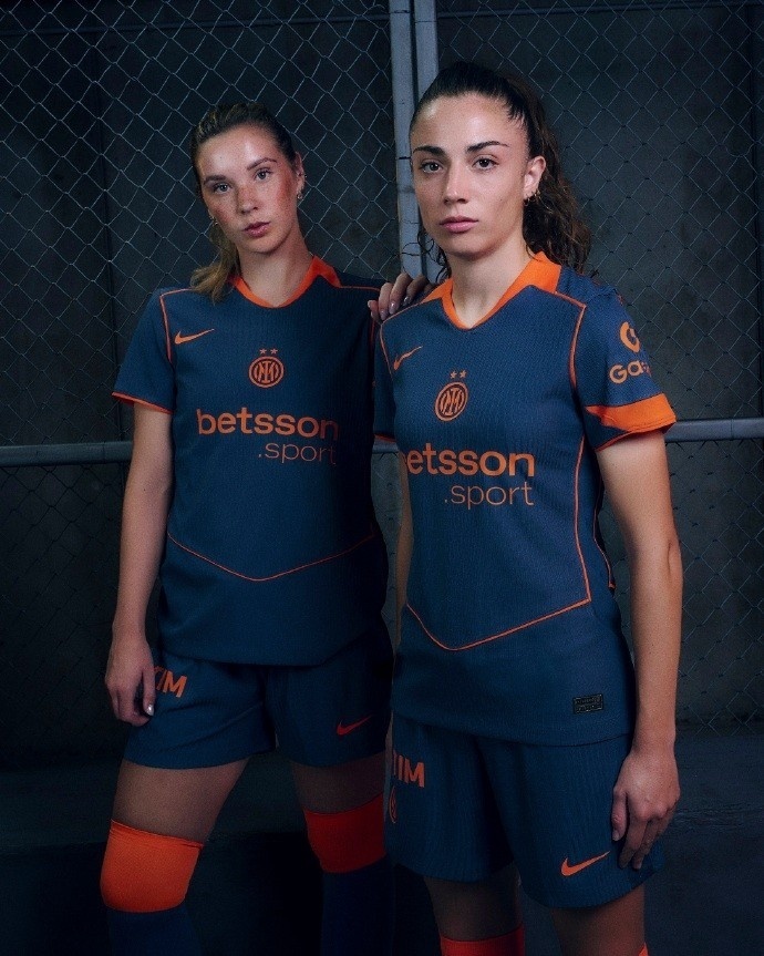 国米发布新赛季第三球衣雷霆灰作为主色调的简单介绍 第2张 国米发布新赛季第三球衣雷霆灰作为主色调的简单介绍 第2张