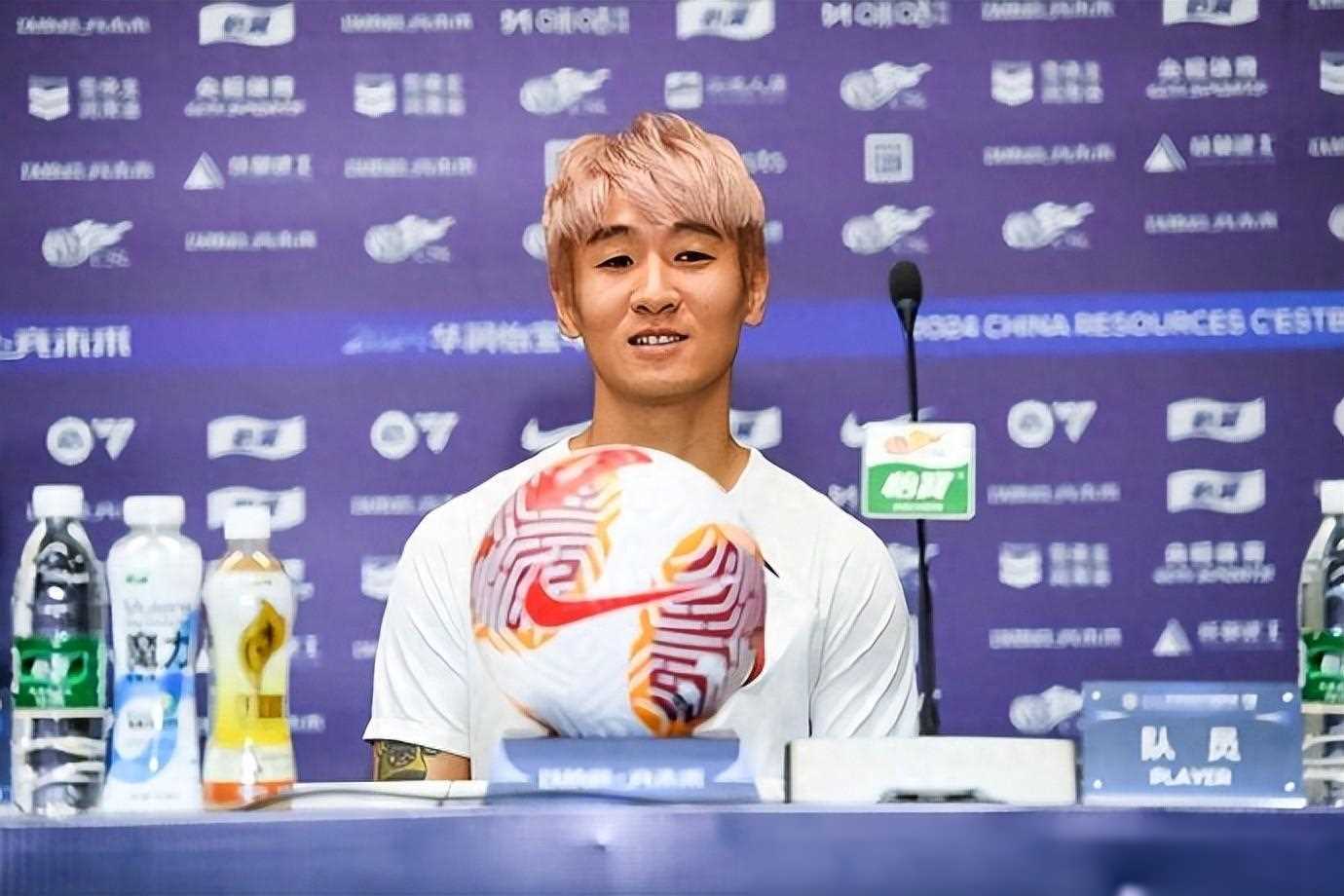 关于媒体人:韦世豪第二黄因忽视对方安全球员未适应新规则的信息 第1张 关于媒体人:韦世豪第二黄因忽视对方安全球员未适应新规则的信息 第1张