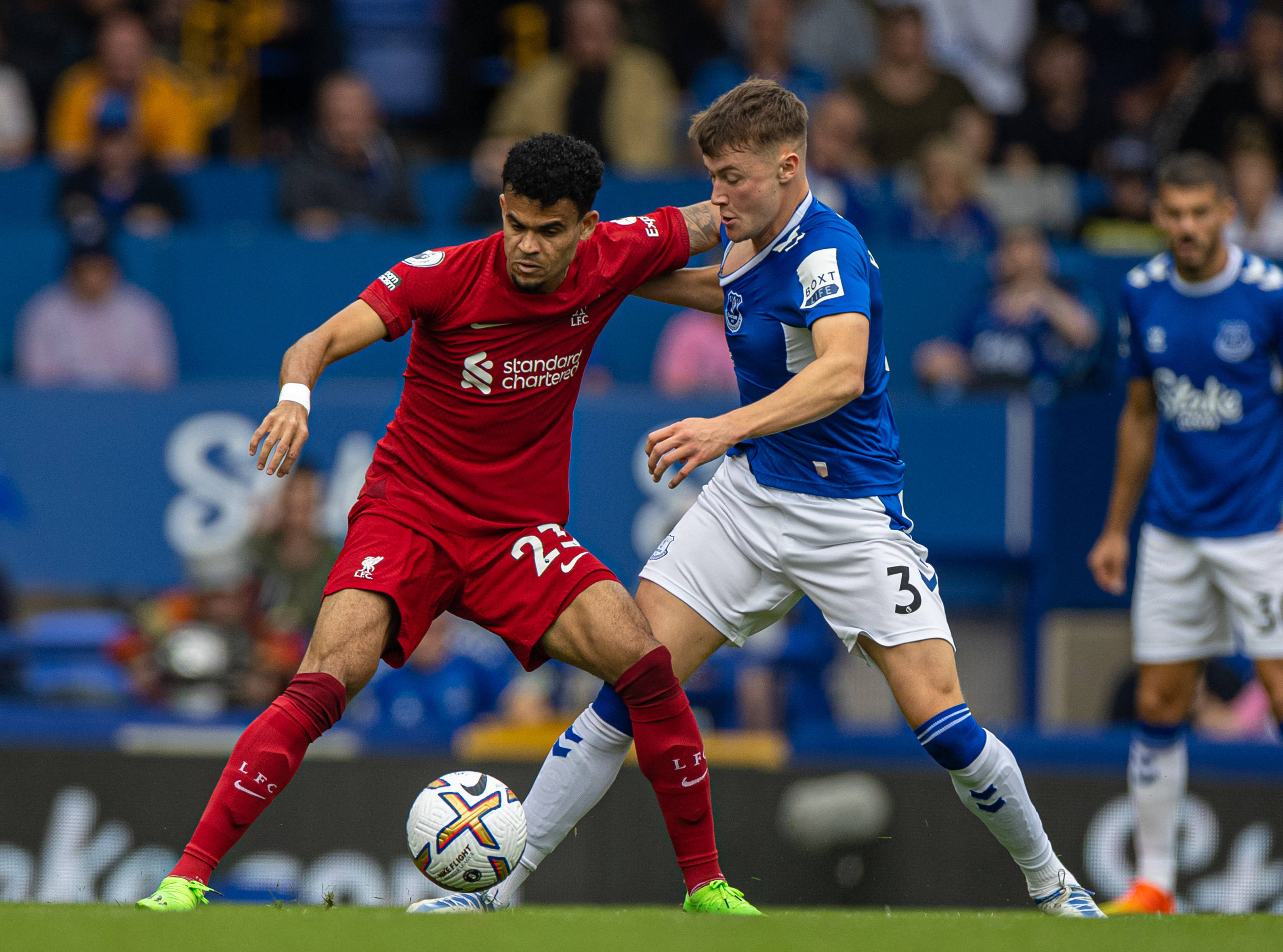 包含曝利雅得胜利欲引进迪亚斯取代或将离队的C罗的词条  第1张