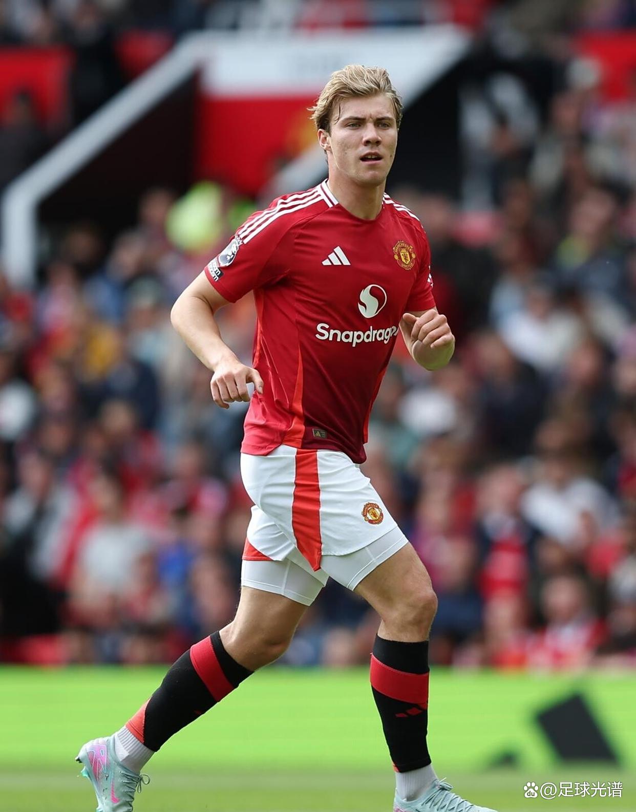 关于米兰加速推进霍伊伦的谈判球员离开曼联的可能性正在增加的信息  第2张