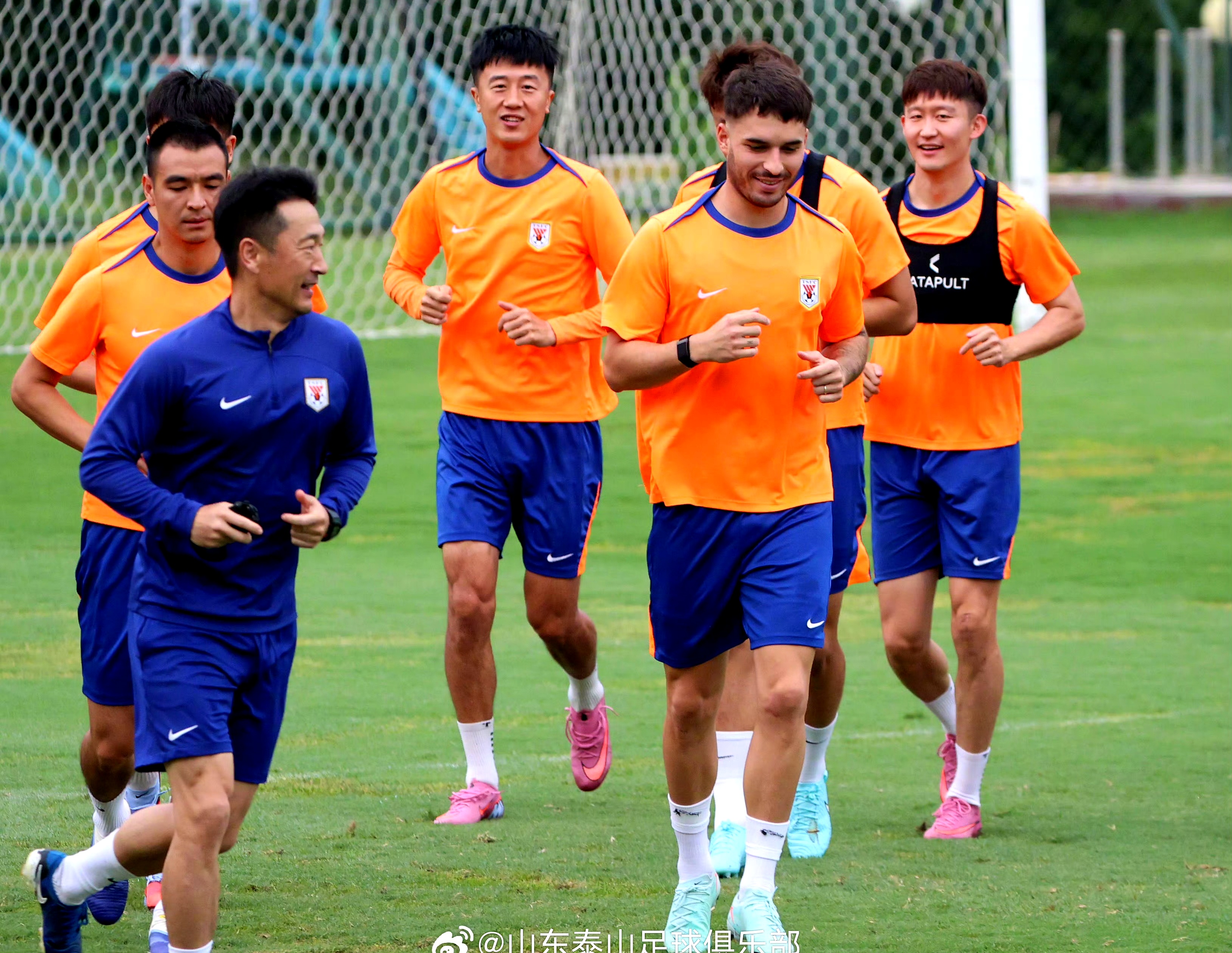 泰山队辟谣克雷桑将转会申花申花寻找新外援的简单介绍