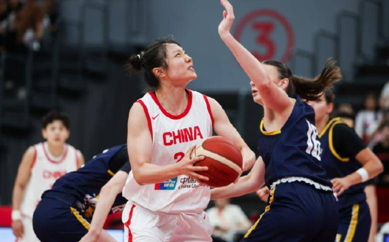 热身赛中国女篮101-55波黑女篮张子宇首秀18+7的简单介绍