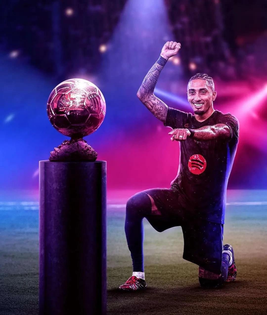 关于前拜仁后卫拉菲尼亚退役三冠王功勋结束22年职业生涯的信息