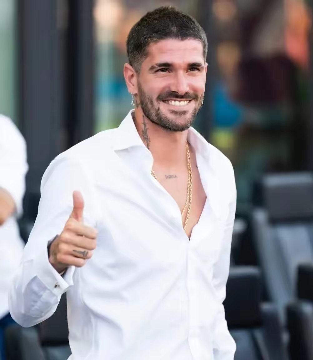 罗德里戈决定冬窗离队球员希望竞争国家队主力位置的简单介绍 第1张 罗德里戈决定冬窗离队球员希望竞争国家队主力位置的简单介绍 第1张