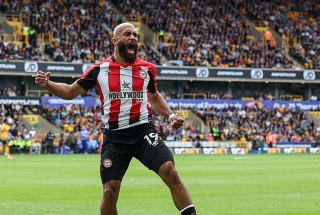 姆贝乌莫当选英超第9轮最佳球员球员本轮打进2球助曼联取胜的简单介绍