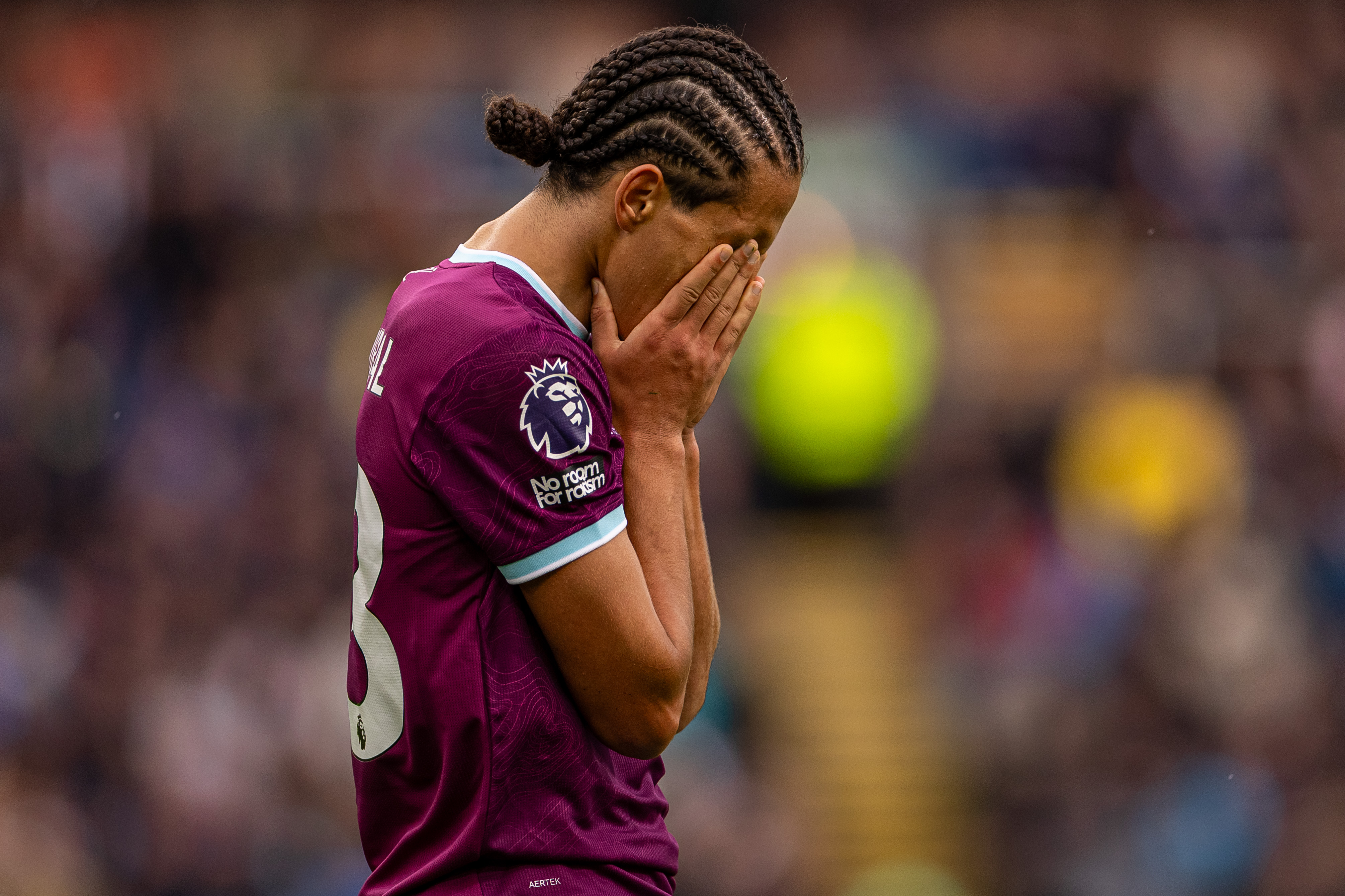 关于伊萨克首次随利物浦训练有望本周出战伯恩利的信息 第1张 关于伊萨克首次随利物浦训练有望本周出战伯恩利的信息 第1张