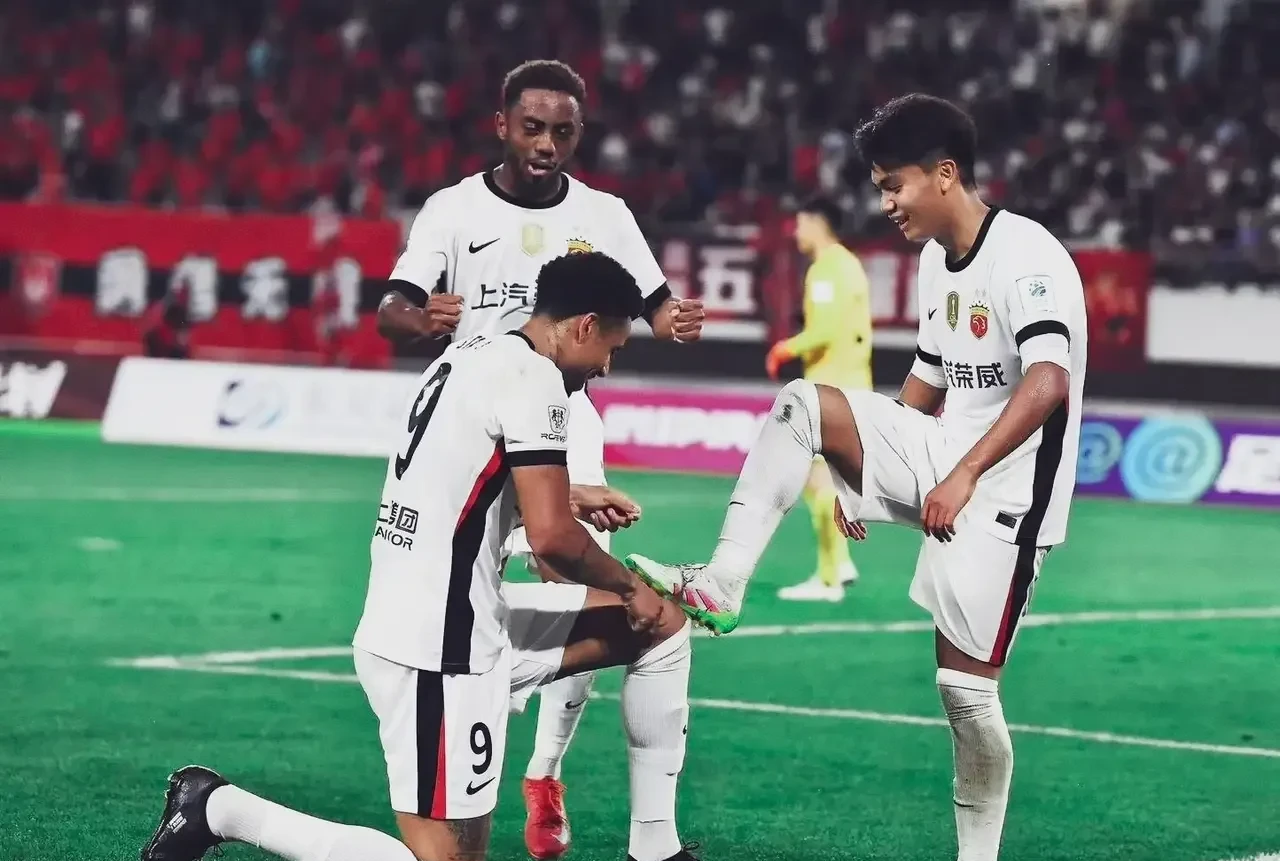 热刺有意日本国脚后卫板仓滉板仓滉与门兴合同明夏到期的简单介绍  第1张