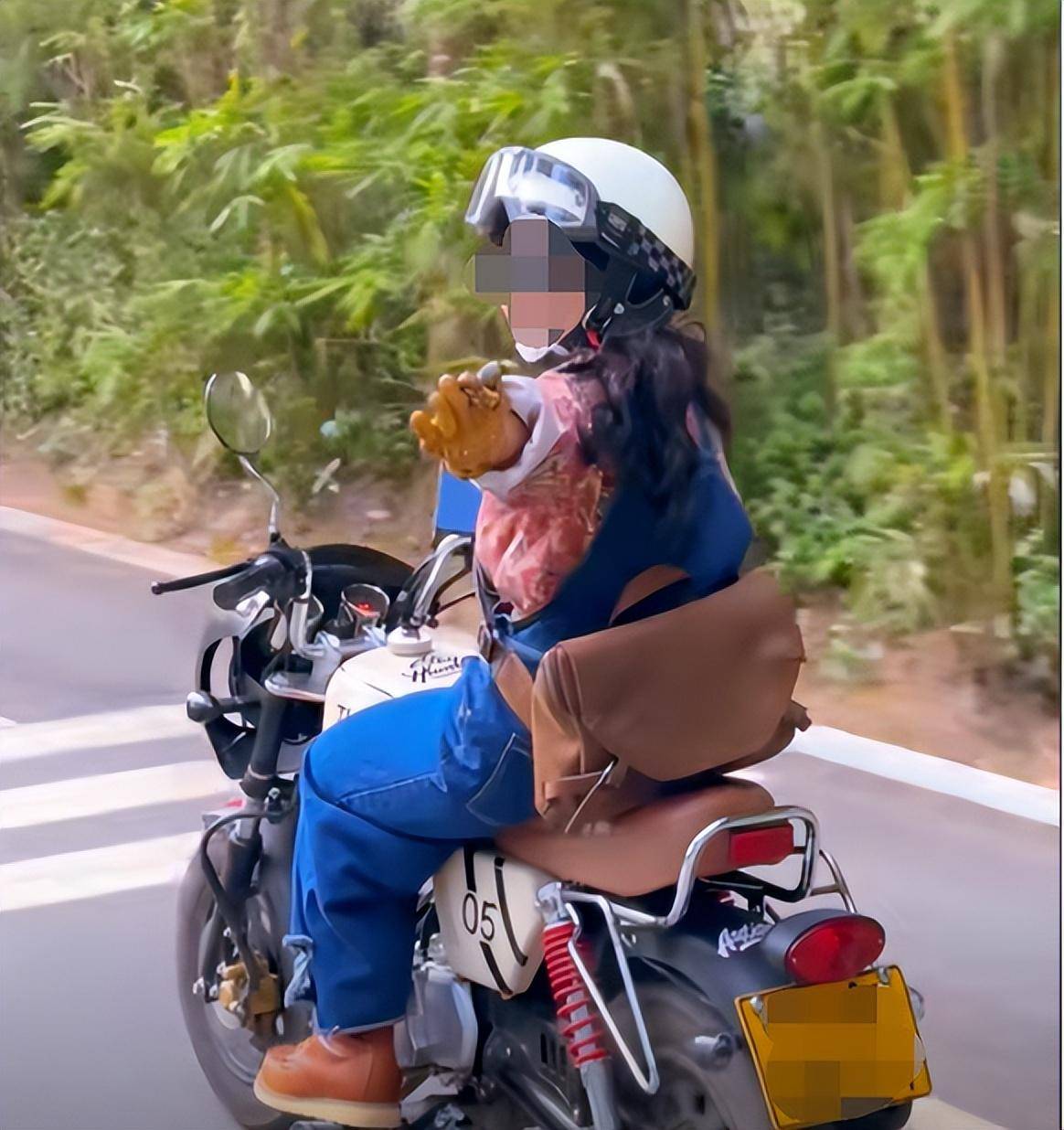 姆巴佩用手势致敬若塔后者因车祸离世的简单介绍 第2张 姆巴佩用手势致敬若塔后者因车祸离世的简单介绍 第2张