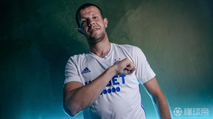 包含大巴黎扎格租借加盟哥本哈根为一线队出战11次的词条