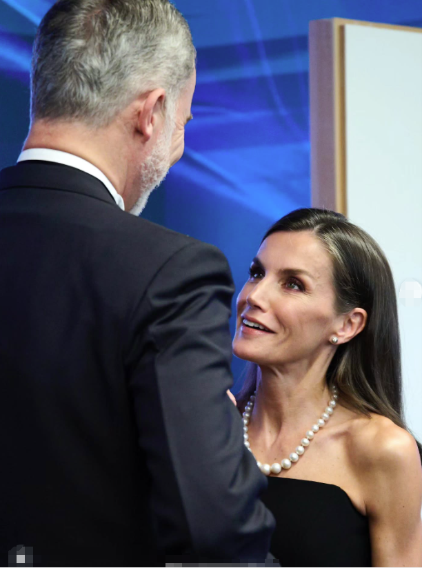 包含卡昂总监谈及姆巴佩在俱乐部的角色给予俱乐部很大的自由空间的词条