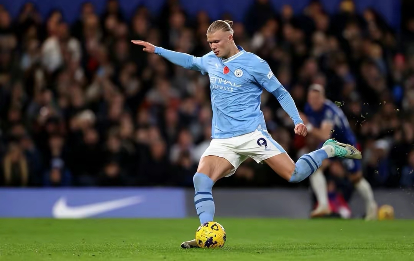 哈兰德连续4个赛季打进曼城首球完成梅开二度  第2张