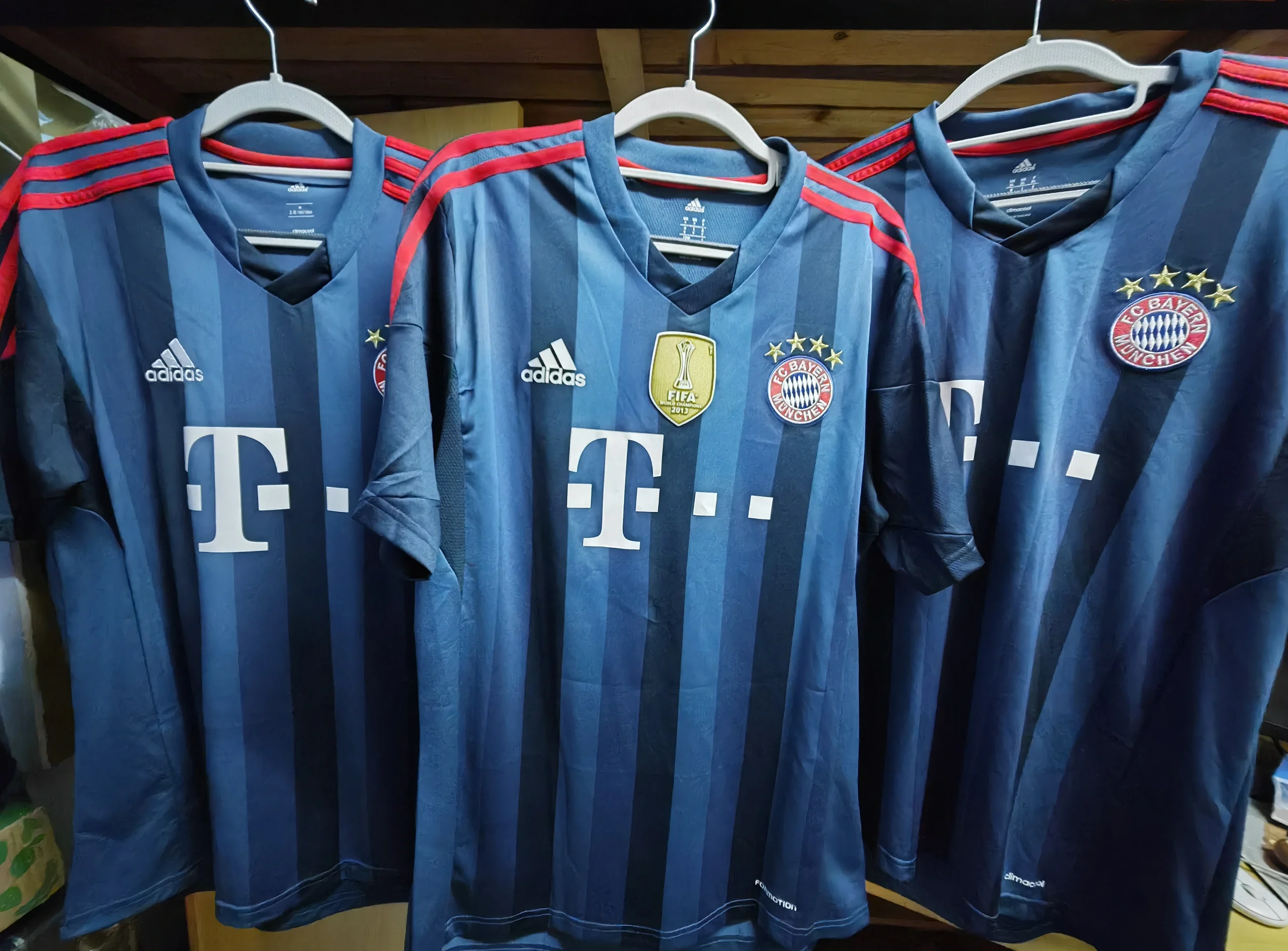 关于拜仁免签若纳坦塔身穿4号球衣的信息 第1张 关于拜仁免签若纳坦塔身穿4号球衣的信息 第1张