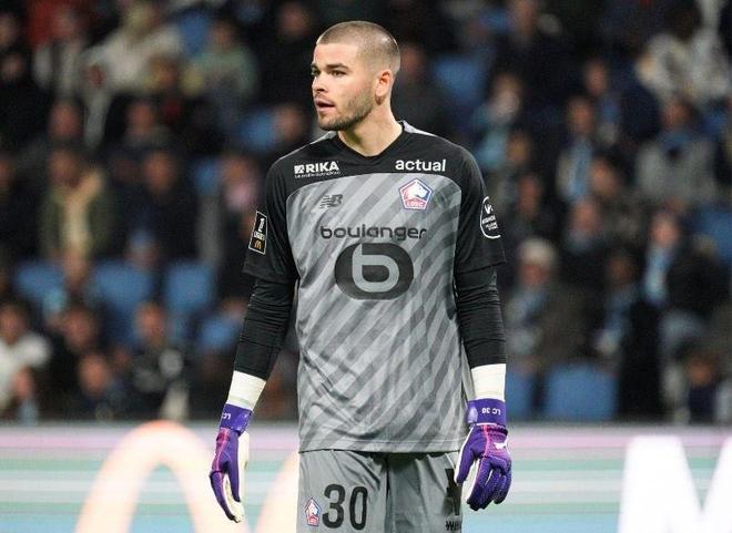 大巴黎与里尔门将舍瓦利耶达成协议转会费超4000万欧的简单介绍