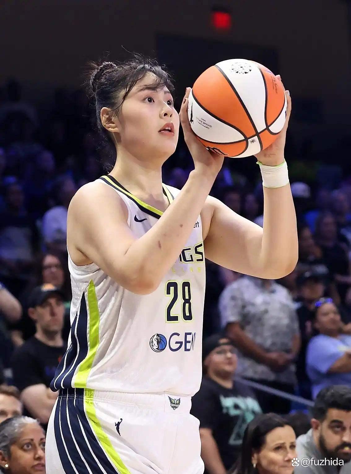 李月汝回应申请交易直言上场时间不够的简单介绍 第1张 李月汝回应申请交易直言上场时间不够的简单介绍 第1张