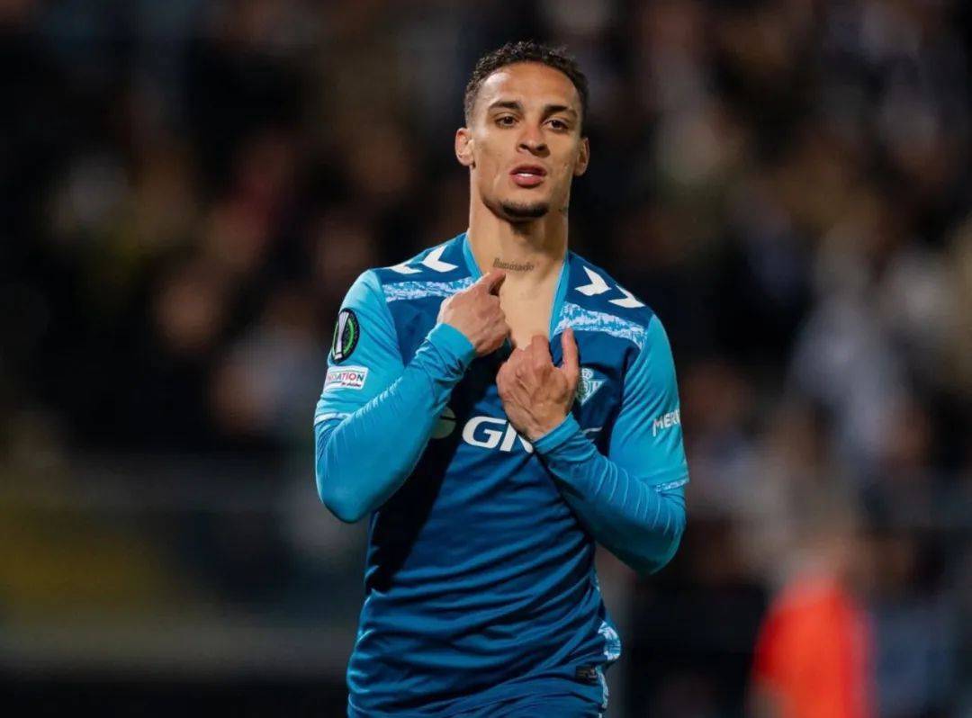 关于楚克乌梅卡接近加盟多特转会费为2500万英镑外加浮动费用的信息